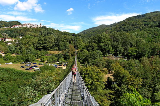 The suspension bridge of the Ferriere. Opened in 1923, it measures 227 meters in length, 36 meters in height and 80 centimeters in width.
