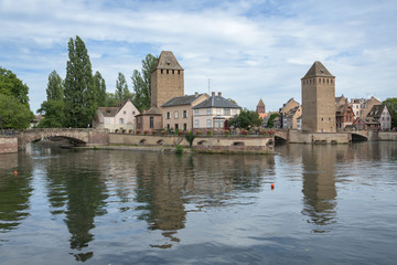 Fototapeta na wymiar Altstadtinsel in Straßburg in Frankreich