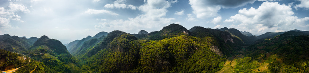 Obraz premium sunset in the mountains