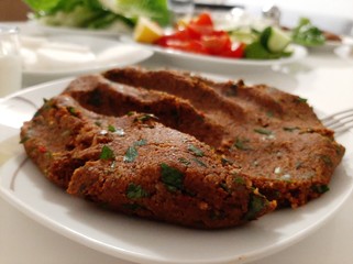 delicious urfa cigkofte on the plate