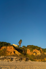 Chica joven paseando por playas de Chiclana,cadiz