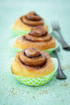 Vegane Zimtschnecken mit Kokosbl&uuml;tenzucker
