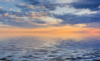 Fototapeta na wymiar Amazing sunset on the ocean.