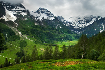 Fototapeta na wymiar Alpine swiss mountains grand landscape