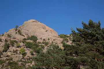 Fototapeta na wymiar Peak and Landscape in Pedriza; Madrid