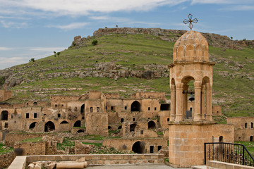 Fototapeta premium Abandoned village of Killit, near the town of Savur and Mardin. The village was once inhabited by Syrian Orthodox Christians.