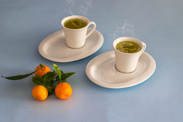 dos copas de  te de mandarian