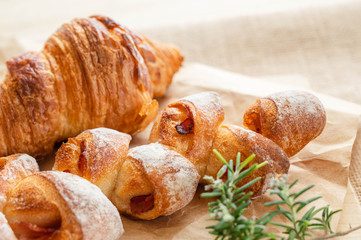 ベーコンエピとクロワッサン