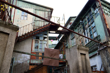 Fototapeta na wymiar Old Unrestored Tbilisi Neighborhood
