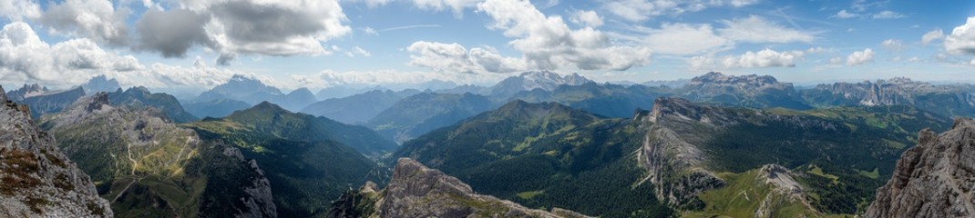 Fototapeta na wymiar summer mountain landscape panorama in the dolomites