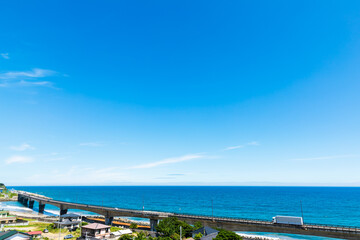 (茨城県-風景)高台から見渡す高架橋と太平洋９
