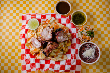Costilla con tajadas