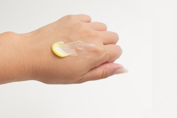 クリーム,乾燥,保湿,ハンド,手,身体,冬,家事,洗い物,薬用品,健康,肌荒れ,あかぎれ,かゆみ