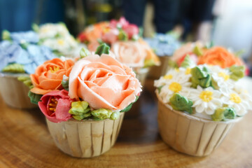 Beautiful flower cupcake for wedding