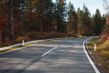 Naklejka premium the Mountain road