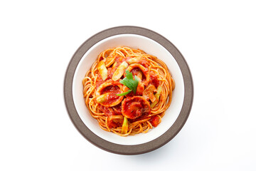 帆立とイカの魚介類が入ったトマトソースのパスタ