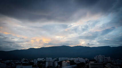 Fototapeta premium There are many buildings and mountains and blue sky of Chiang Mai, Thailand.