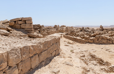 Obraz premium Shivta - a national park in southern Israel, includes the ruins of an ancient Nabatean city in the northern Negev.