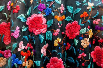 Manila shawl, embroidered silk shawl originating from China