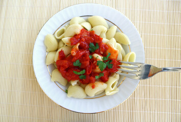 pasta with tomato sauce 