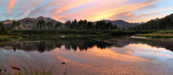 Fototapeta na wymiar Willow Lake at Sunset in the Wasatch mountains of Utah, panorama.