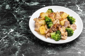 豚肉とポテトの炒め物