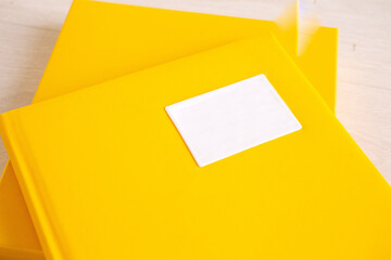 Album de fotografías amarillo