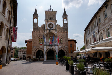 Naklejka na ściany i meble Pordenone, viste della città (centro storico)