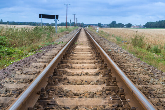 Eisenbahnschienen einer Schmalspurbahn in Mecklenburg Vorpommern.