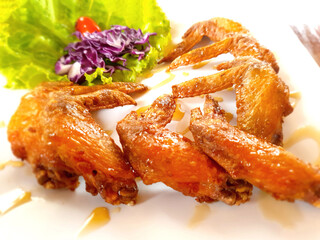 Fried chicken wings with fish sauce