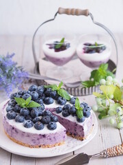 オシャレなブルーベリーケーキでティータイム