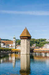 Luzern, Kapellbrücke, Holzbrücke, Wasserturm, Reuss, Jesuitenkirche, Stadt, Altstadt, Altstadthäuser, Sommer, Vierwaldstättersee, Schweiz
