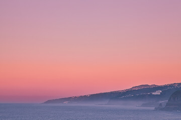 Fototapeta na wymiar Auf der Kareninsel Teneriffa kann man sehr malerische Sonnenuntergänge erleben