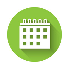 Naklejka premium White Calendar icon isolated with long shadow. Event reminder symbol. Green circle button. Vector.