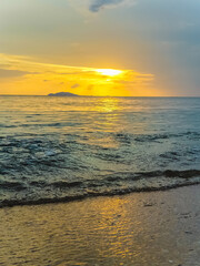 Obraz premium Amazing sunset view on South China sea at Sanya, Hainan, China