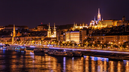 Naklejka premium Fantastic view on Budapest sityscape with streetlight. wonderful picturesque Scene. Popular Travel destinations
