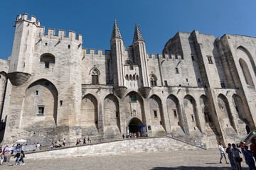 Palais des papes d'Avignon vu de la place du Palais - Vaucluse - France
