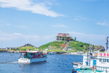 The Kabushima shrine is a picturesque shrine located on a small hill surrounded by the sea at Same,Hachinohe, Aomori,Japan. 青森 蕪嶋神社