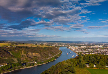 Fototapeta na wymiar A hike along the Rhine with a view in late summer