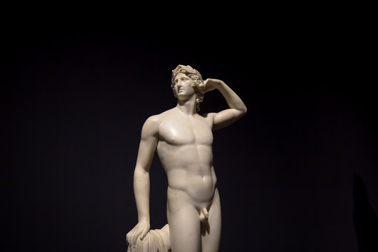Apollo Crowing Himself - Antonio Canova's ancient sculpture in Italian Museum