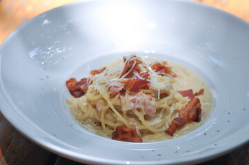 spaghetti or spaghetti carbonara