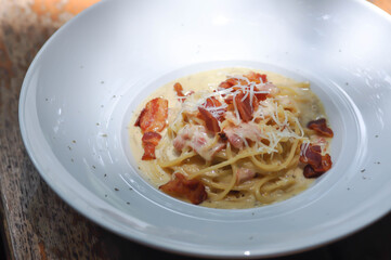 spaghetti or spaghetti carbonara