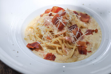 spaghetti or spaghetti carbonara