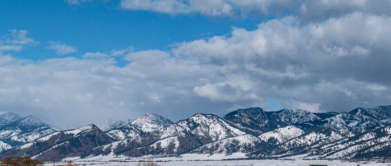 Fototapeta na wymiar Mountains in the winter time