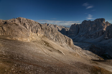 Naklejka na ściany i meble Early morning mountain panorama as seen from Refugio Lagazuoi at the start of Alta Via 1 stage #3, Monte Lagazuoi, Cortina d'Ampezzo, province of Belluno, Dolomites, South Tyrol, Italy.