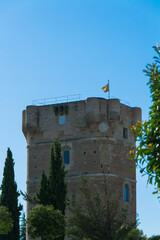 wieża zamkowa widok okna średniowiecze cegła © Piotr