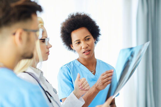 doctor hospita medica medicine health x-ray clinic healthcare radiology care diagnosis xray nurse