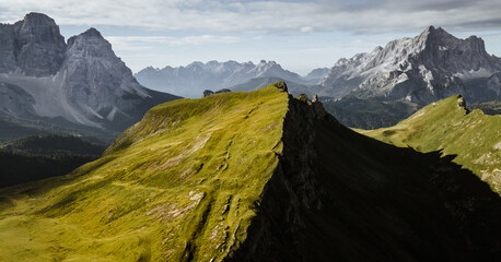 Vista aerea Monte Mondeval, Passo Giau, Dolomiti