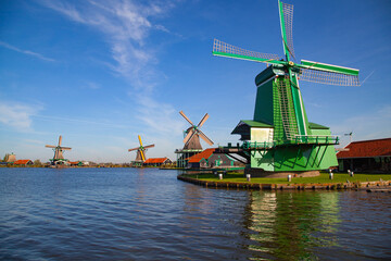 Fototapeta na wymiar Windmills in Zaanse Schans, Netherland