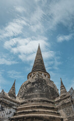 Fototapeta premium Gran pagoda de un templo budista en Bangkok